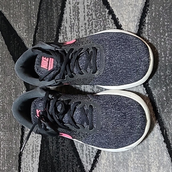 NIKE FLEX CONTACT ATHLETIC SHOES - Picture 2 of 9